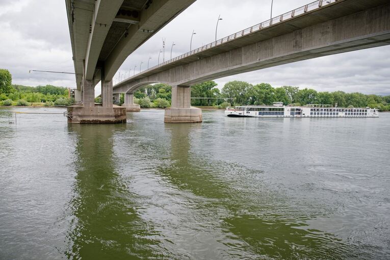 Die Rheingütestation Worms ist die größte Messstation am Rhein.