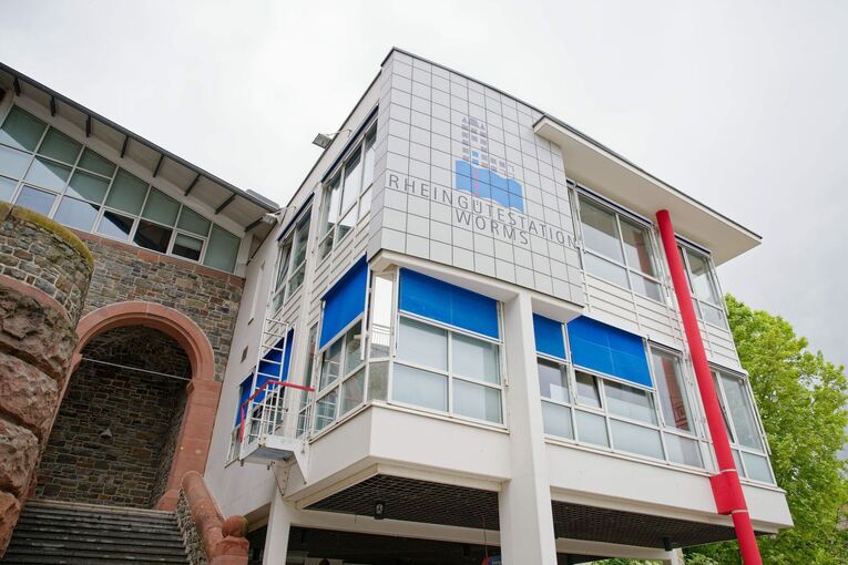 Die Station zeichnet die Kombination aus Chemie und Biologie aus.