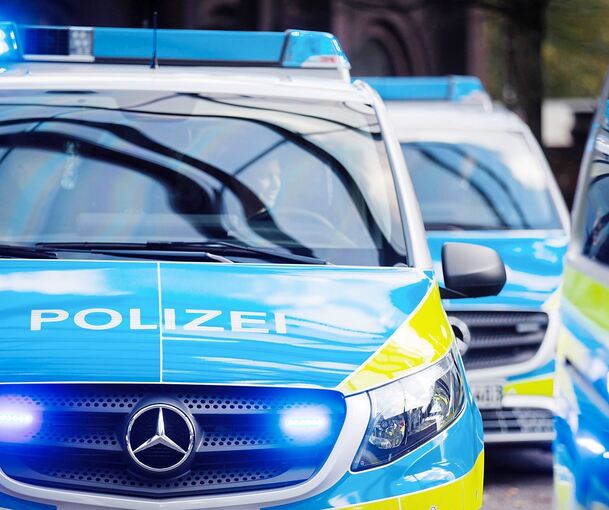 Der Mann wurde aufs Polizeirevier Vaihingen gebracht. Er erhielt eine sogenannte Gefährderansprache.