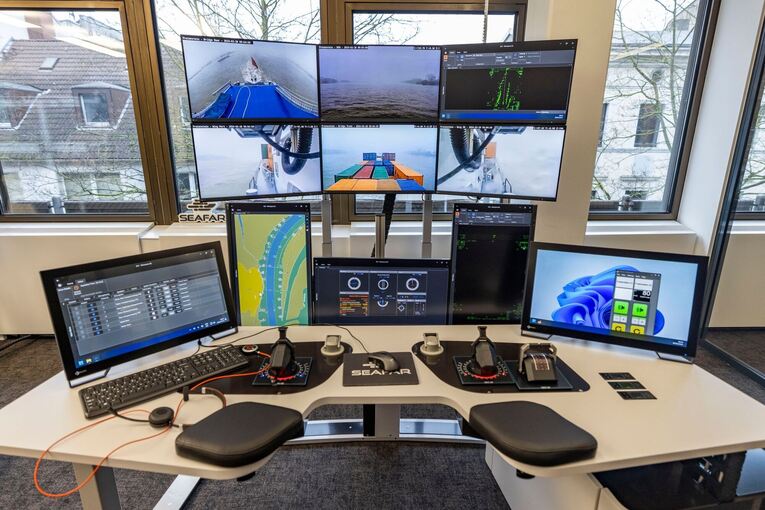 Leitzentrale für ferngesteuerte Binnenschiffe