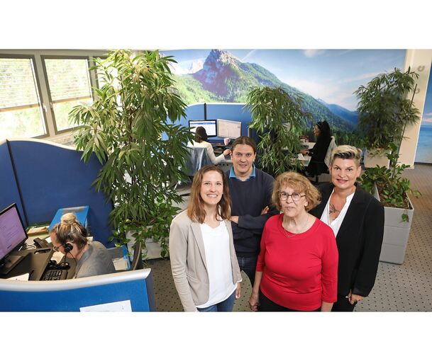 In den Ihr-Office-Räumen in Bietigheim-Bissingen: (von links) Die Geschäftsführer Nina Noack und Sandro Schaupp mit ihrer Mutter Gundula Schaupp (der Firmengründerin) und Mitarbeiterin Sabine Scholz.