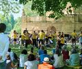 Lauschige Tour: Les Forces Majeures beim Zwischenstopp am Seeschloss Monrepos.