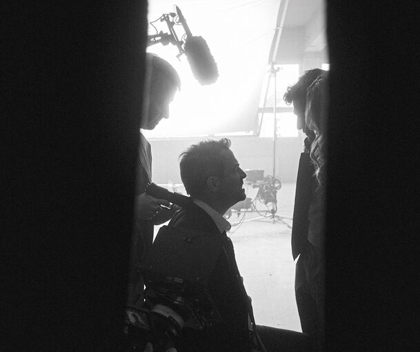 Der Film erzählt von einem skrupellosen Pharma-Manager, der entführt wird.