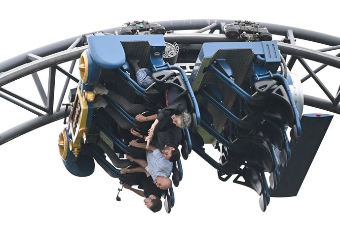 3.333. Fahrt von Ursel Dees (85) mit Katapult-Achterbahn