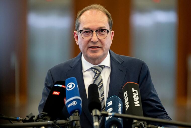Pressestatement Bundesinnenminister Dobrindt