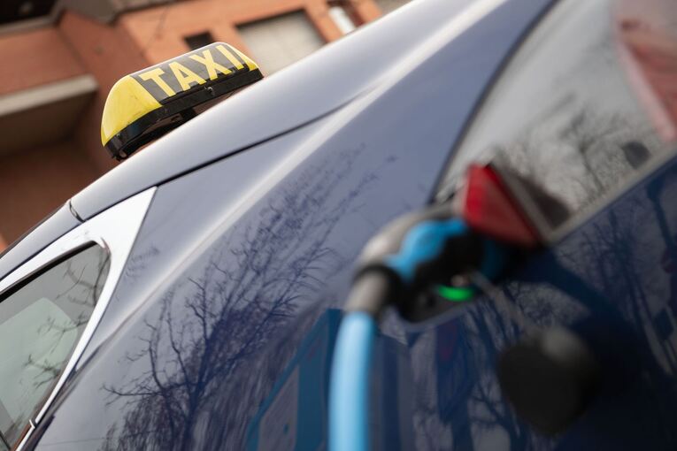 Schnellladestation für elektrische Taxis