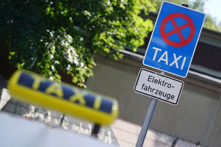 „Zukunftstaxi“ - Ladestation exklusiv für E-Taxen