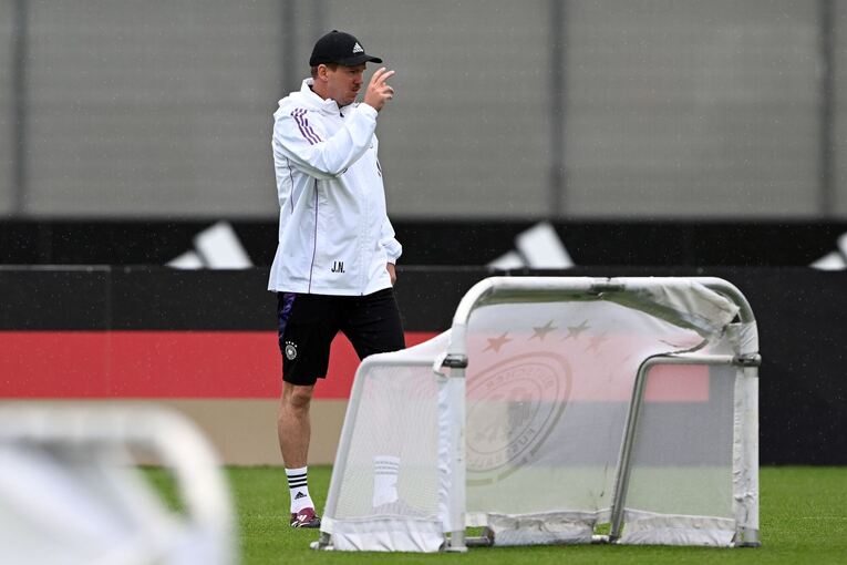 Training Fußball Nationalmannschaft Männer