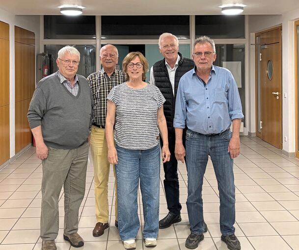 Aktiv im TV Pflugfelden (von links): Hans-Ulrich Hahn, Roland Glasbrenner, Uschi Hüther, Heinz Schopf und Wolfgang Köhle.