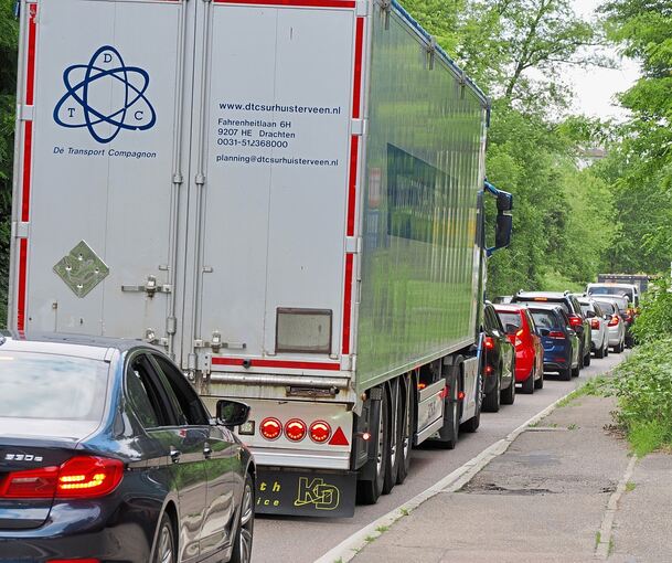 Tägliches Bild: Stau in Richtung Murr von Marbach her kommend nach dem Abzweig, der nach Benningen führt.
