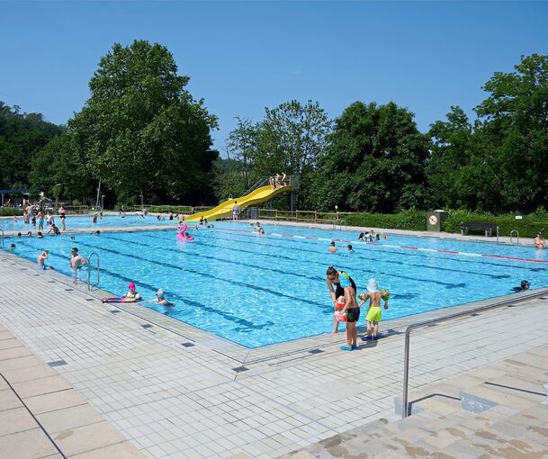 Im Hohenecker Freibad herrscht Rauchverbot, außer in einem Raucherbereich.