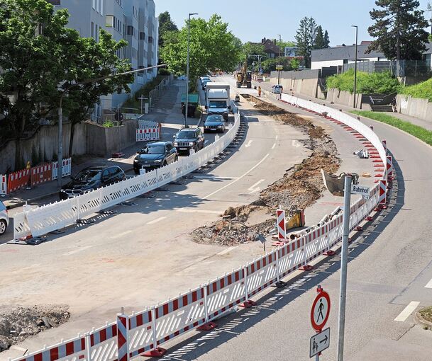 Seit Mai wird auf der B27 in Bietigheim gearbeitet, die Folge sind etliche Staus, gerade auch durch die Kombination mit der dazugekommenen Sperrung der Landesstraße nach Sachsenheim.