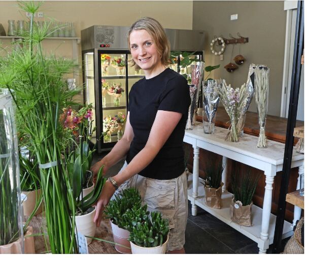 Inhaberin Carolin Bäßler-Sippel hat - dank der digitalen Helferlein - mehr Zeit für Bestellungen auf Aufträge.