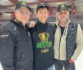 Erst die Oberliga-Meisterschaft, jetzt die DEL2-Lizenz: SCB-Präsident Hanno Höhn, Steelers-Geschäftsführer Gregor Rustige und Au Erst die Oberliga-Meisterschaft, jetzt die DEL2-Lizenz: SCB-Präsident Hanno Höhn, Steelers-Geschäftsführer Gregor Rustige und Aufsichtsratschef Martin Kemmler (von links) – hier nach dem Titelgewinn Ende April in der Wedemark – haben allen Grund zur