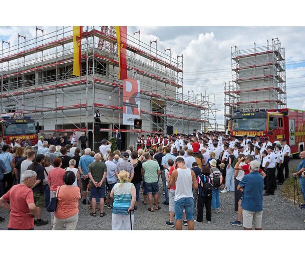 Richtfest für das neue Feuerwehrdomizil in Tamm.