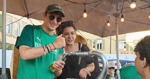 Viel trinken! Auch beim Ludwigsburger Marktplatzfest sollten die Besucher auf ausreichend Flüssigkeit achten – und am besten nicht allein Bier trinken.