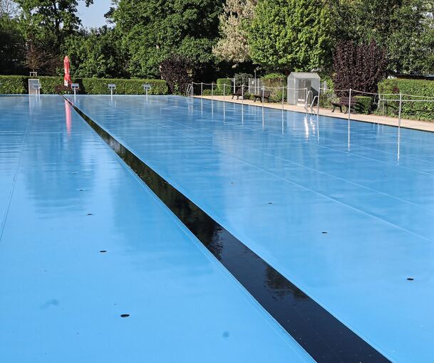 So leer war das Schwimmerbecken des Besigheimer Freibads am heißen Mittwoch nicht.
