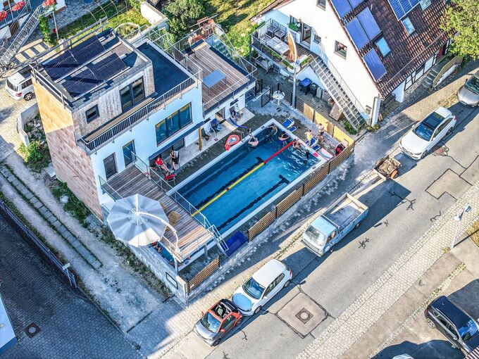 Freibad in Wohnsiedlung in Uhingen Freibad in Wohnsiedlung in Uhingen