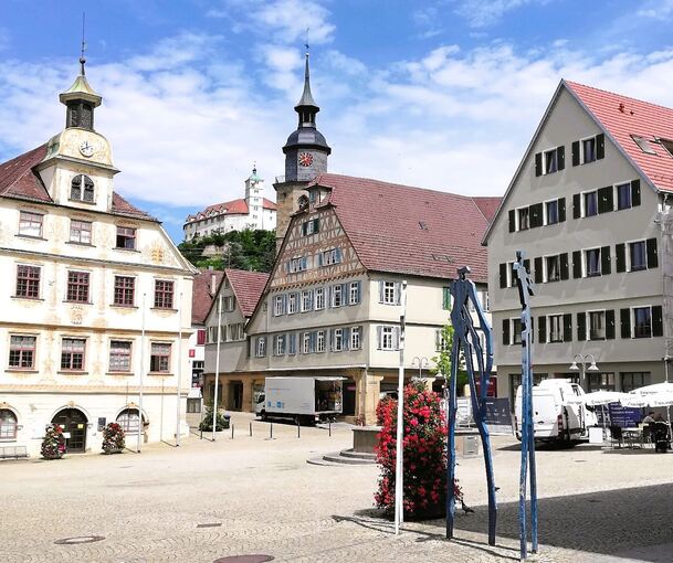 Der Vaihinger Marktplatz soll belebt werden. Unter anderem sind zwei Bäume angedacht. Zudem an der Nordseite einheitliche, großformatige Sonnenschirme.