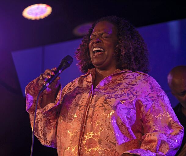 Preiswürdig: Jazzsängerin Dianne Reeves erhält die „German Jazz Trophy“.