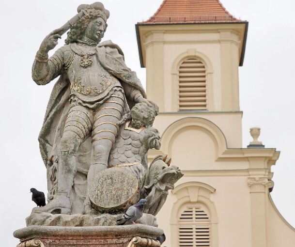 Das Standbild von Eberhard Ludwig. Seit 300 Jahren steht es auf dem Marktbrunnen.