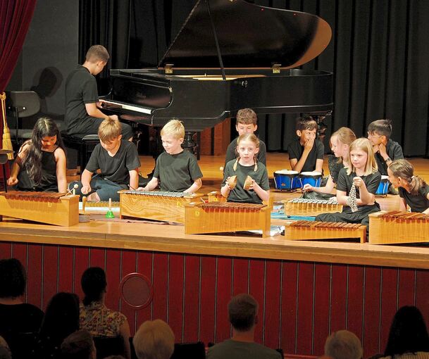 Hochkarätiges Programm der anderen Art: „Mini x Mut“ in der Musikhalle.