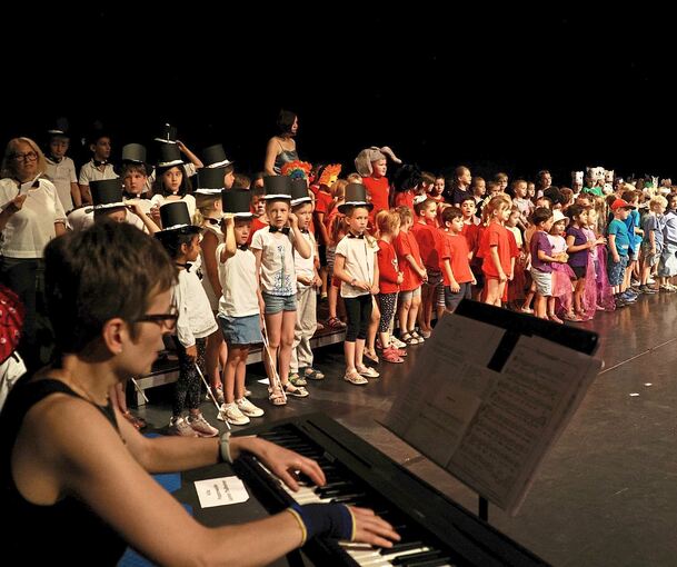 Die Stimmakrobaten eroberten die Bühne der Reithalle ganz unbeschwert.