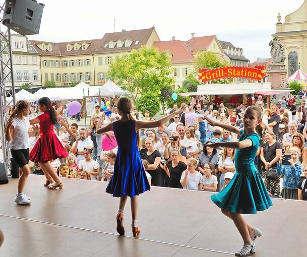 Auf der Bühne zeigten die Kinder, was sie in den Vereinen gelernt haben.