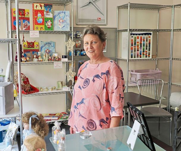 Für viele Schwieberdinger ist Karin Metzgers Shop an der Vaihinger Straße das kleine Kaufhaus am Ort.