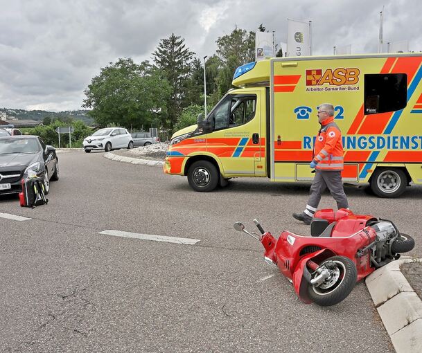 Bei einem Unfall in Gerlingen ist ein Rollerfahrer umgestürzt.