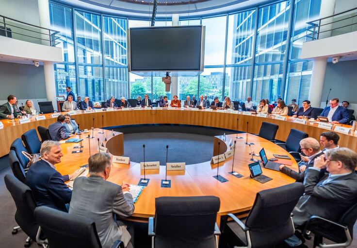 Haushaltsausschuss zu Corona-Maskenbeschaffungen Haushaltsausschuss zu Corona-Maskenbeschaffungen