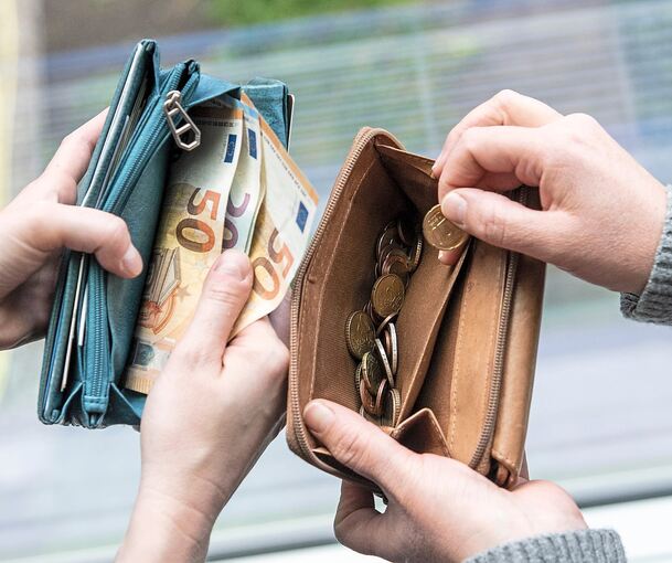Im Sommer verdient sich so mancher Schüler und Student bei Unternehmen etwas hinzu – und sammelt dabei Erfahrungen in der Arbeitswelt.