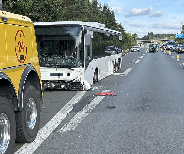 Am Freitag um 17.17 Uhr endet auf der A 30 hinter der Anschlussstelle Ibbenbüren-West die Fahrt mit dem gestohlenen Bus.
