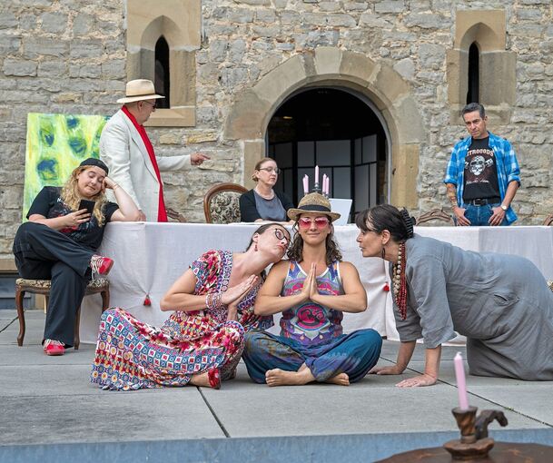 Die Studiobühne spielt – wie jedes Jahr – im Hof des Steinhauses.