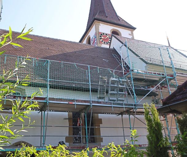 Das Langhaus der Martinskirche in Neckargröningen ist noch immer eingerüstet.