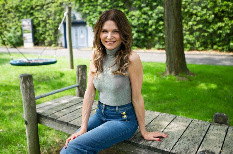 «Unter uns» - Tabea Heynig «Unter uns» - Tabea Heynig