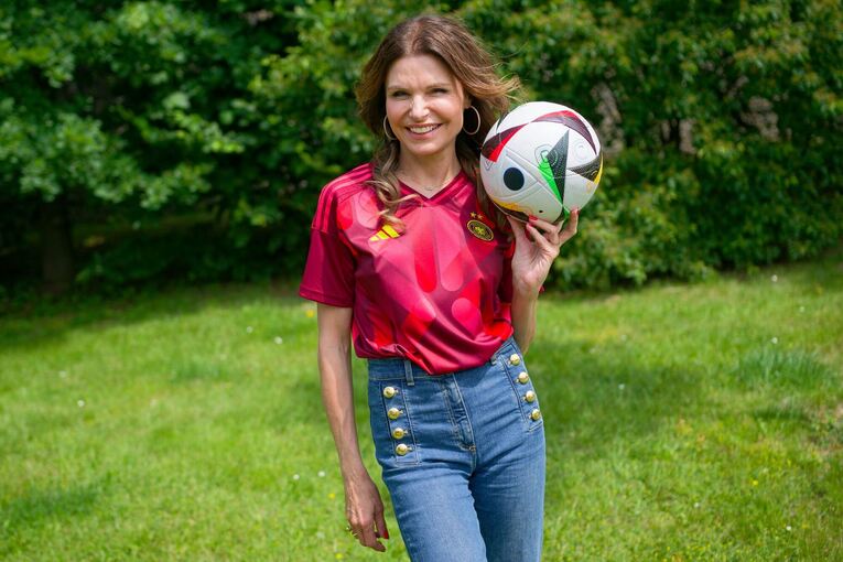 «Unter uns» - Tabea Heynig «Unter uns» - Tabea Heynig