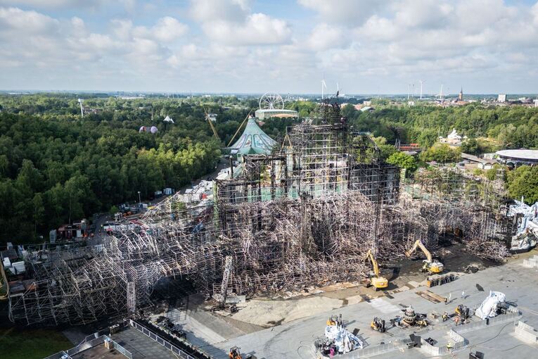 Feuer zerstört Hauptbühne von Tomorrowland-Festival