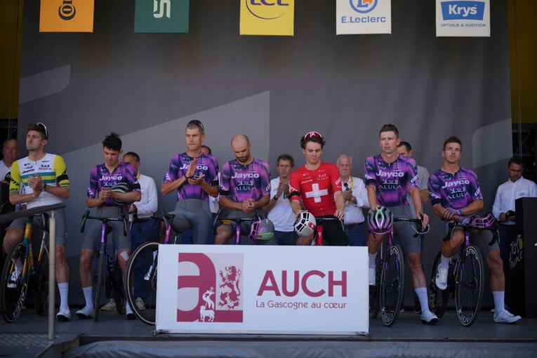 Tour de France - nach tödlichem Unfall von Samuele Privitera