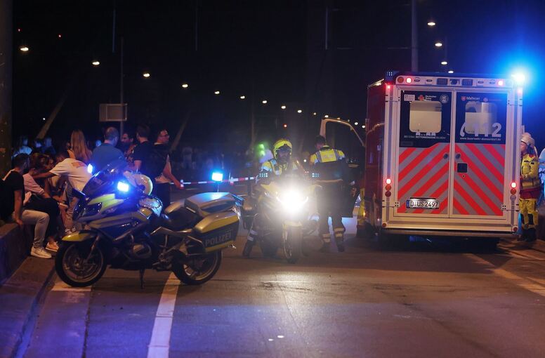 Feuerwerkskörper verletzt viele Menschen in Düsseldorf Feuerwerkskörper verletzt viele Menschen in Düsseldorf