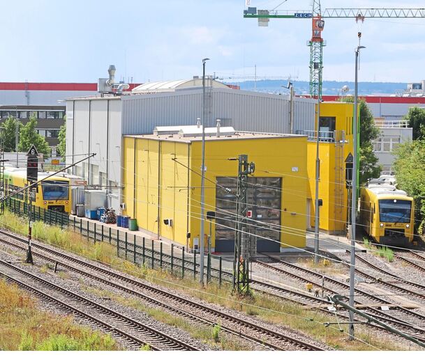 Strohgäubahn-Werkstatt in Korntal: Seit zwölf Jahren kämpft der Anwohner Thomas Herwig hier vergeblich um Lärmschutz.