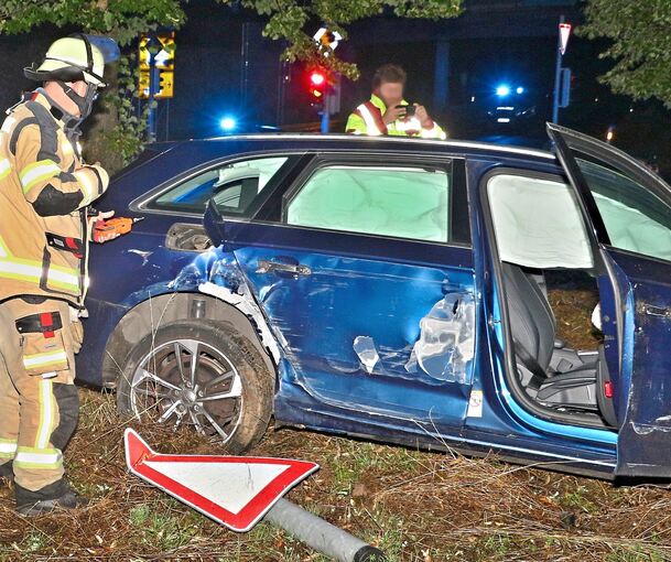 Der gestohlene Audi wurde beim Unfall stark beschädigt.