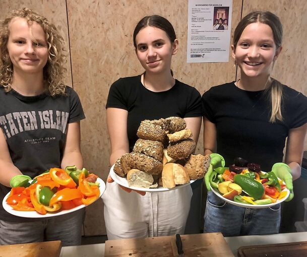 Passend zum Thema gab es am Otto-Hahn-Gymnasium Snacks aus geretteten Lebensmitteln.