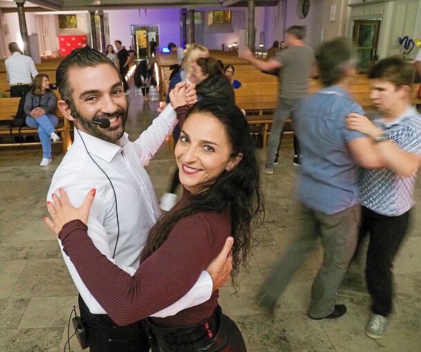 Bei der Veranstaltungsreihe „Good Night“ verwandelt sich die Stadtkirche auch in einen Tanzsaal. Hier ein Bild von einem Event mit der Tanzschule Hugo.