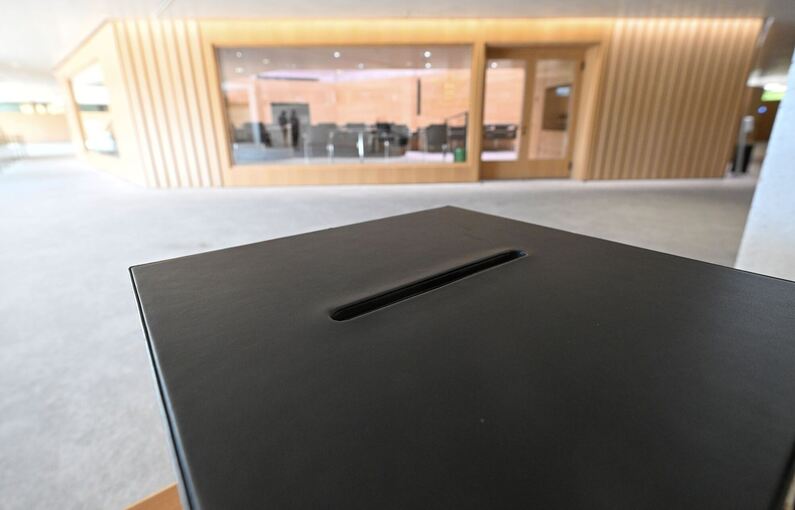 Skandal im Landtag: Hakenkreuz auf Stimmzettel geschmiert