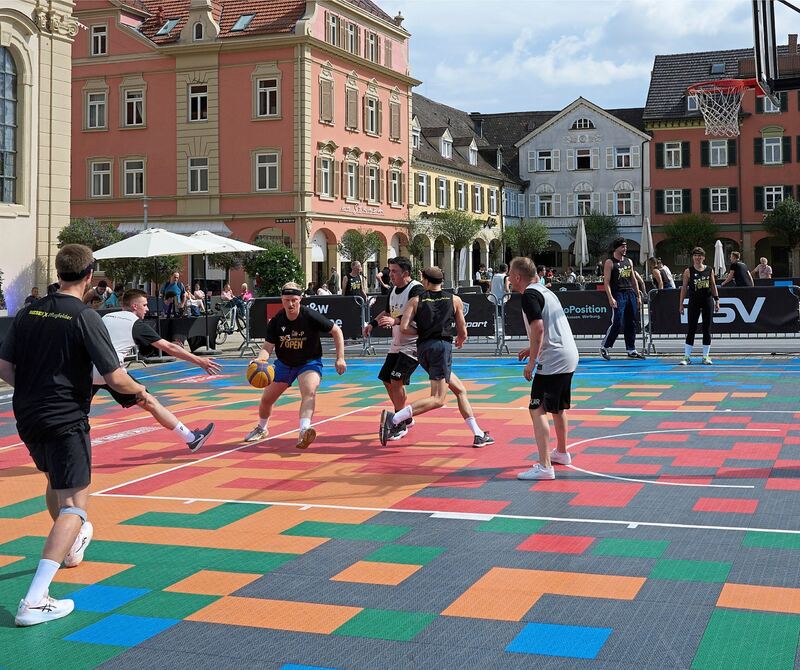 Gespielt wird hier auf nur einen Korb. Gespielt wird hier auf nur einen Korb.
