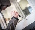 Der Unbekannte gelangte durch ein Fenster ins Firmengebäude.