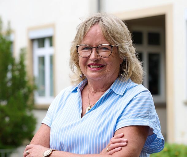 Barbara Weichert war „Klassenlehrerin mit Leib und Seele“ und konnte sich als Schulleiterin auf ihr engagiertes Kollegium verlassen. Jetzt verabschiedet sie sich in den Ruhestand.