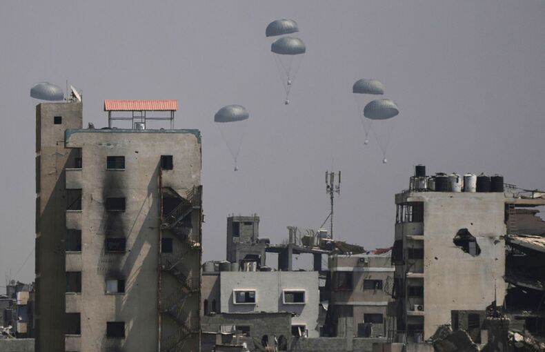 Regierung startet Luftbrücke und erhöht Druck auf Israel