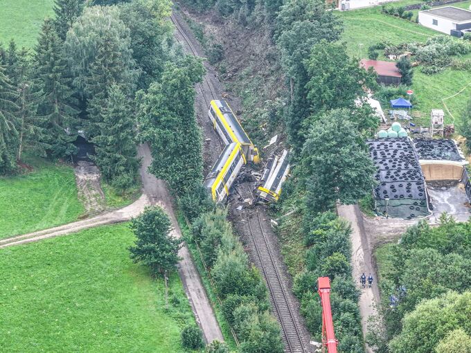 Nach dem Zugunglück in Oberschwaben Nach dem Zugunglück in Oberschwaben